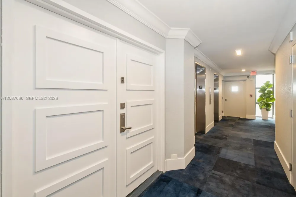 6423 Collins Ave #1201 Miami Beach, FL 33141
