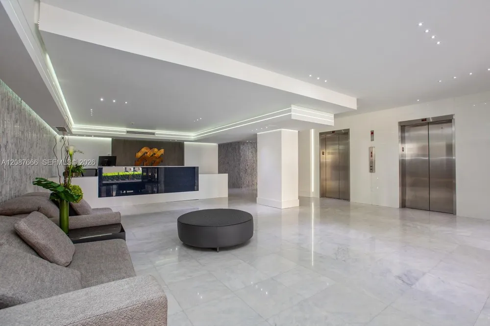 6423 Collins Ave #1201 Miami Beach, FL 33141