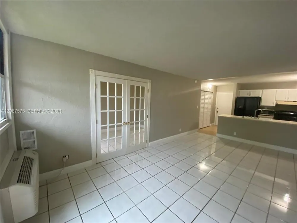 2771 Riverside Dr #111-A Coral Springs, FL 33065