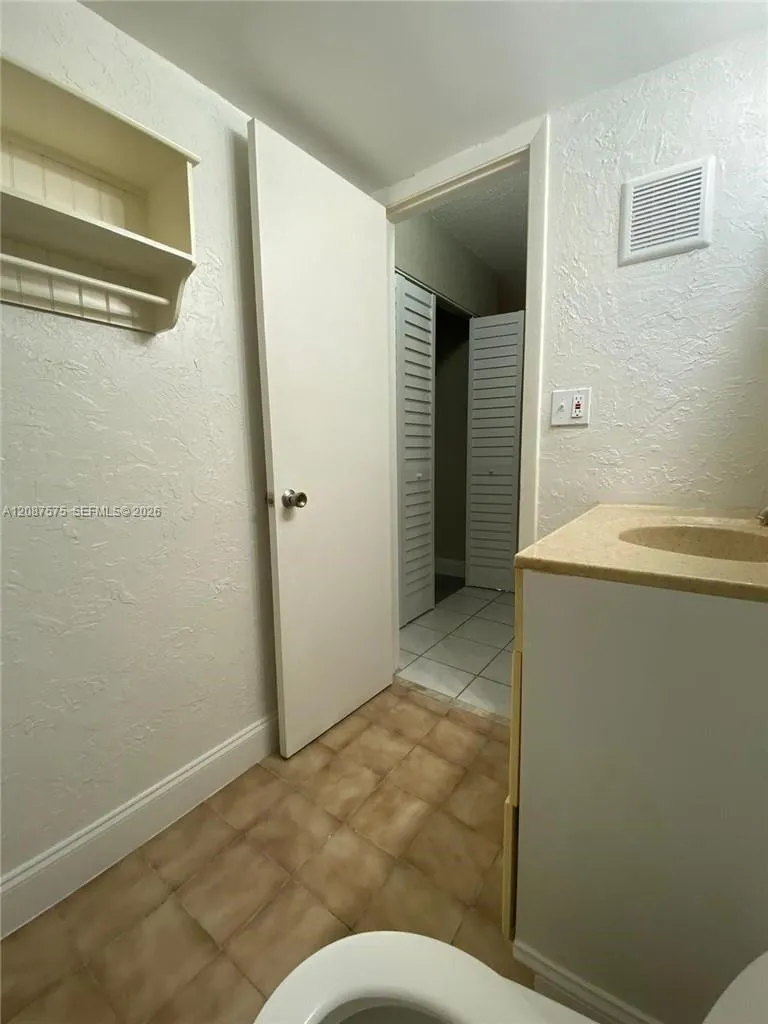 2771 Riverside Dr #111-A Coral Springs, FL 33065