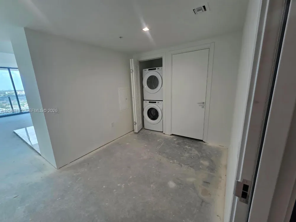 1170 E Hallandale Beach Blvd #1105 Hallandale Beach, FL 33009