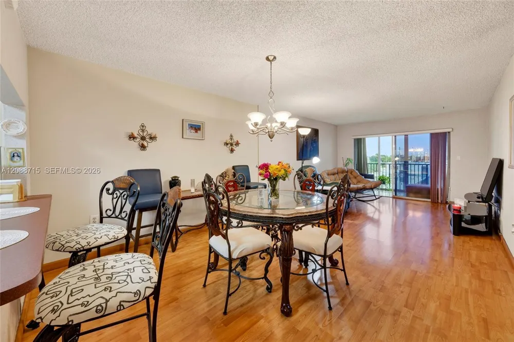 305 W 68th St #419 Hialeah, FL 33014