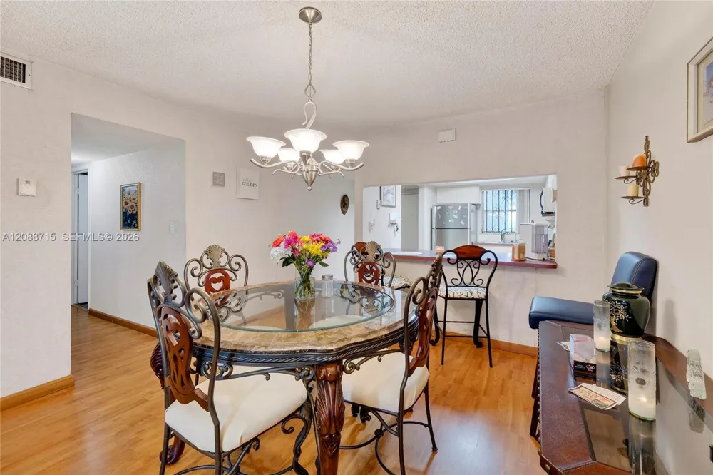 305 W 68th St #419 Hialeah, FL 33014