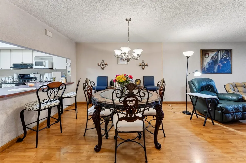 305 W 68th St #419 Hialeah, FL 33014