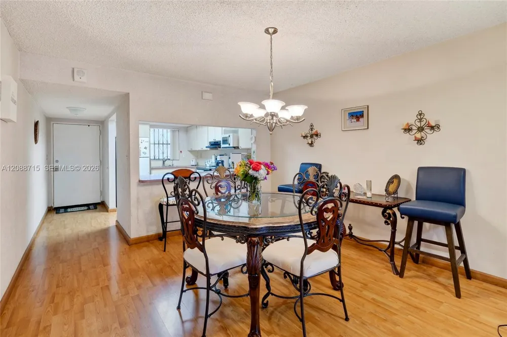 305 W 68th St #419 Hialeah, FL 33014