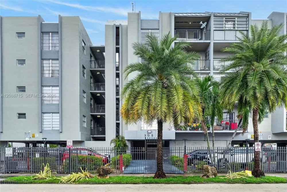 305 W 68th St #419 Hialeah, FL 33014