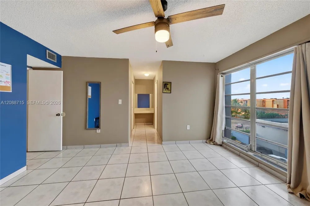 305 W 68th St #419 Hialeah, FL 33014
