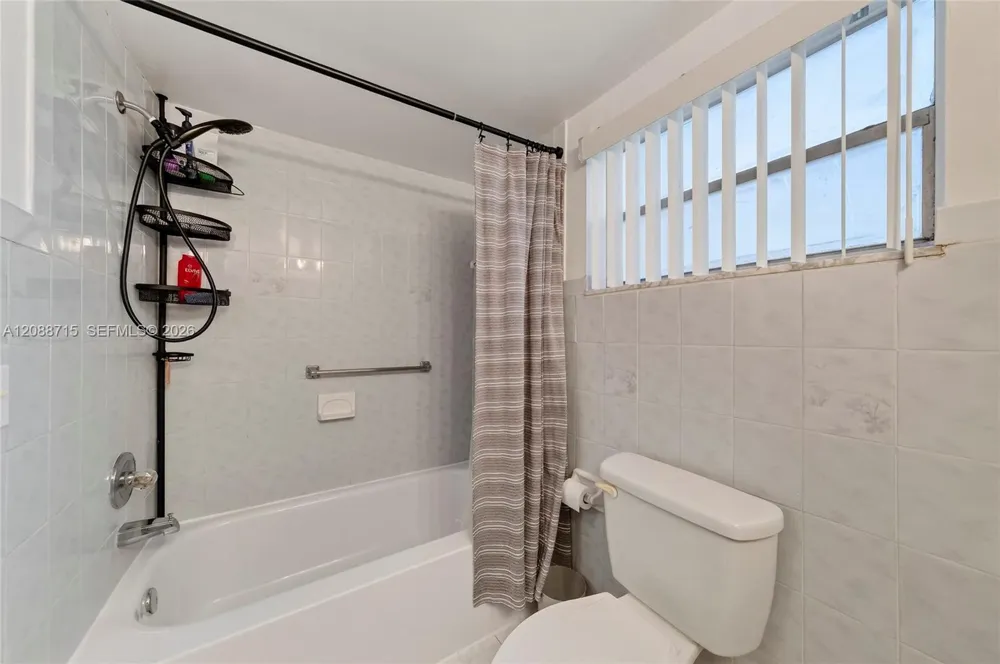 305 W 68th St #419 Hialeah, FL 33014
