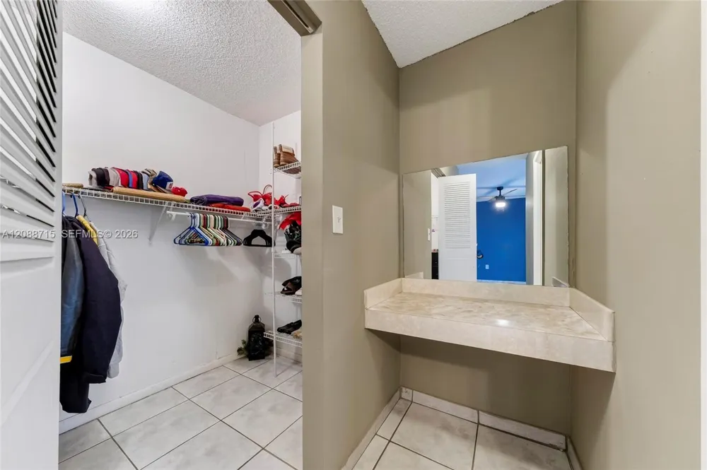 305 W 68th St #419 Hialeah, FL 33014
