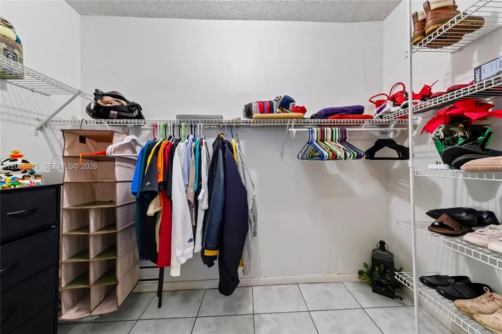 305 W 68th St #419 Hialeah, FL 33014