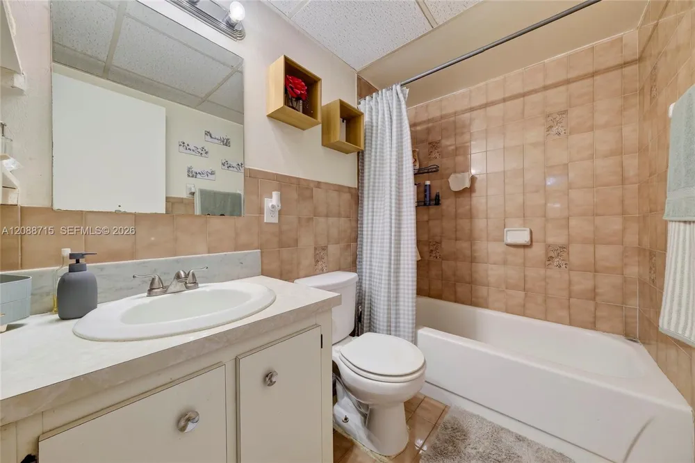 305 W 68th St #419 Hialeah, FL 33014