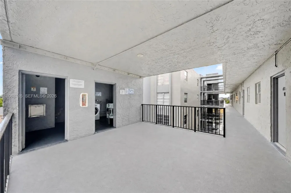 305 W 68th St #419 Hialeah, FL 33014