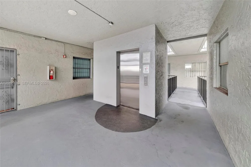 305 W 68th St #419 Hialeah, FL 33014