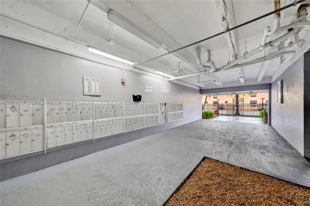 305 W 68th St #419 Hialeah, FL 33014