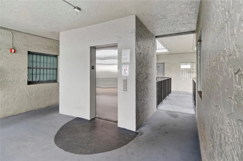 305 W 68th St #419 Hialeah, FL 33014