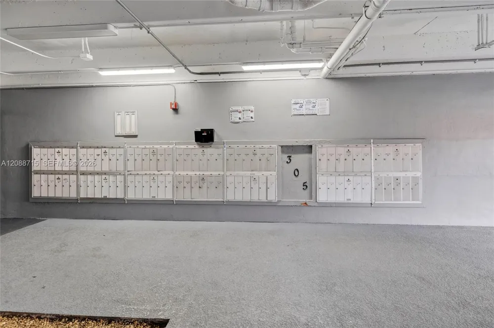 305 W 68th St #419 Hialeah, FL 33014