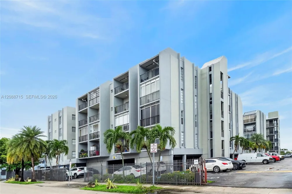 305 W 68th St #419 Hialeah, FL 33014