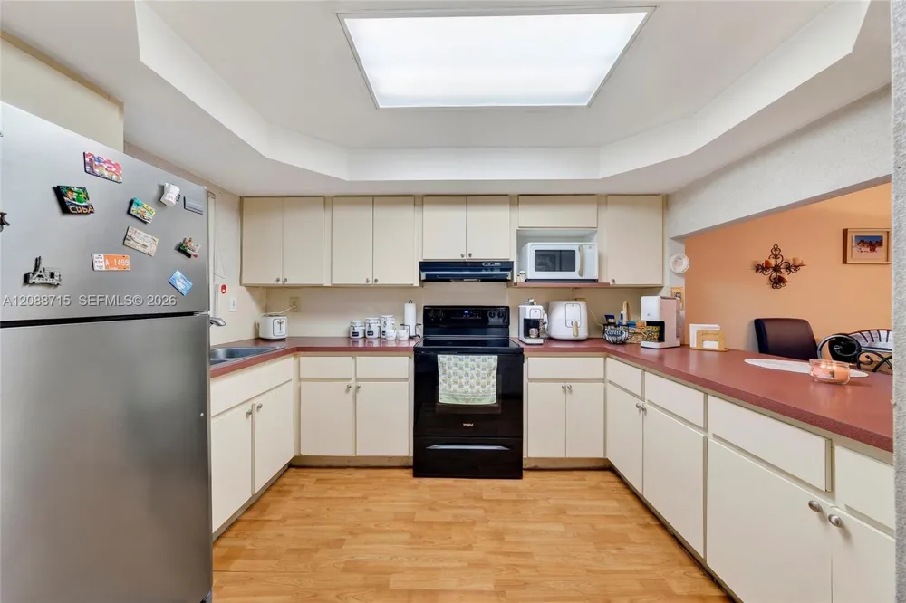 305 W 68th St #419 Hialeah, FL 33014