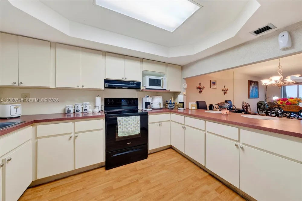 305 W 68th St #419 Hialeah, FL 33014