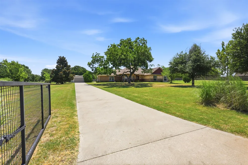 109 Crestwood Lane Springtown, TX 76082