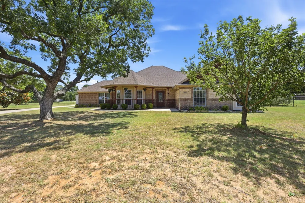 109 Crestwood Lane Springtown, TX 76082