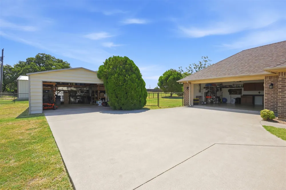 109 Crestwood Lane Springtown, TX 76082