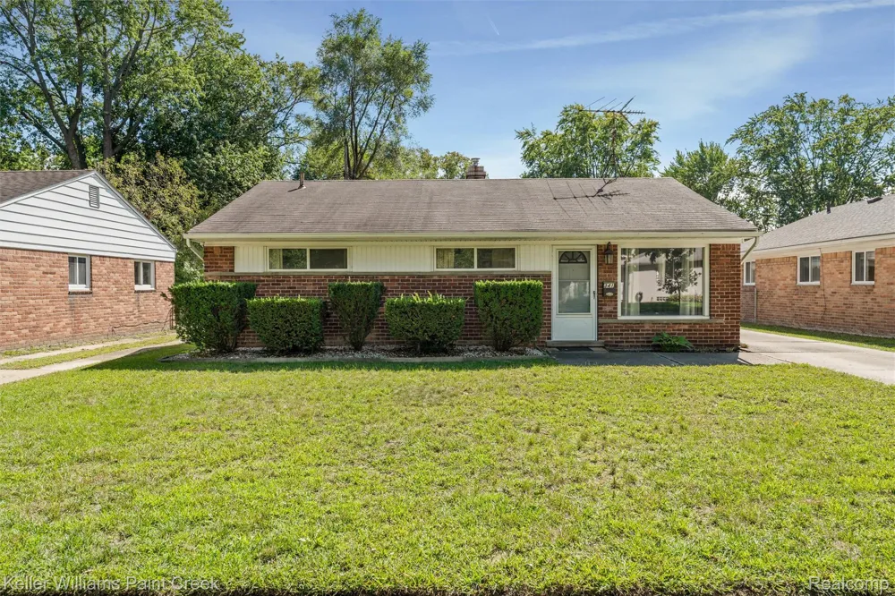 341 W Farnum Avenue Madison Heights City, MI 48071