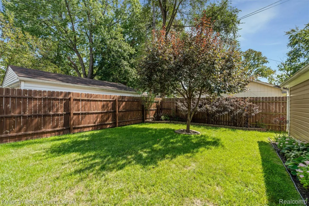 341 W Farnum Avenue Madison Heights City, MI 48071