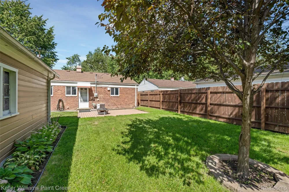 341 W Farnum Avenue Madison Heights City, MI 48071