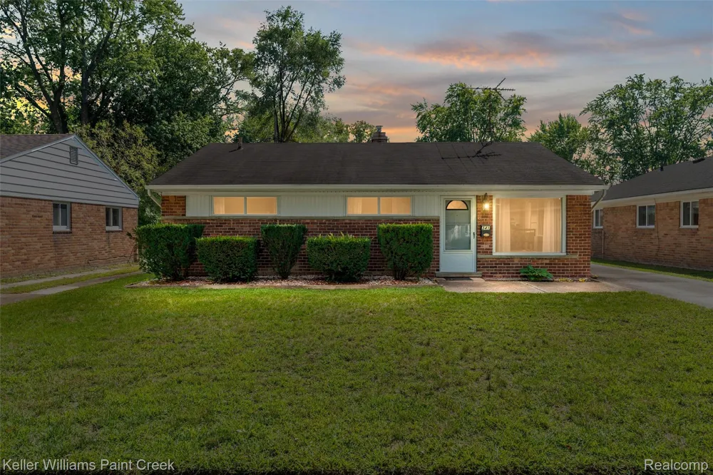341 W Farnum Avenue Madison Heights City, MI 48071