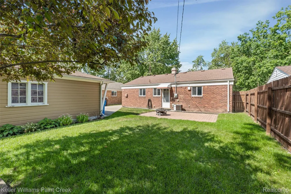 341 W Farnum Avenue Madison Heights City, MI 48071