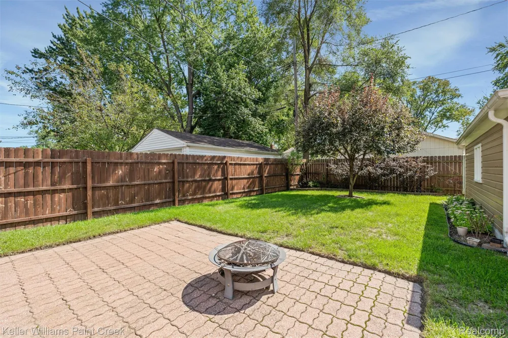 341 W Farnum Avenue Madison Heights City, MI 48071