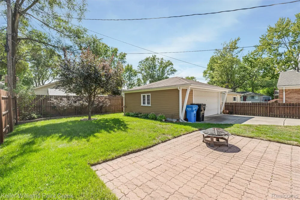 341 W Farnum Avenue Madison Heights City, MI 48071