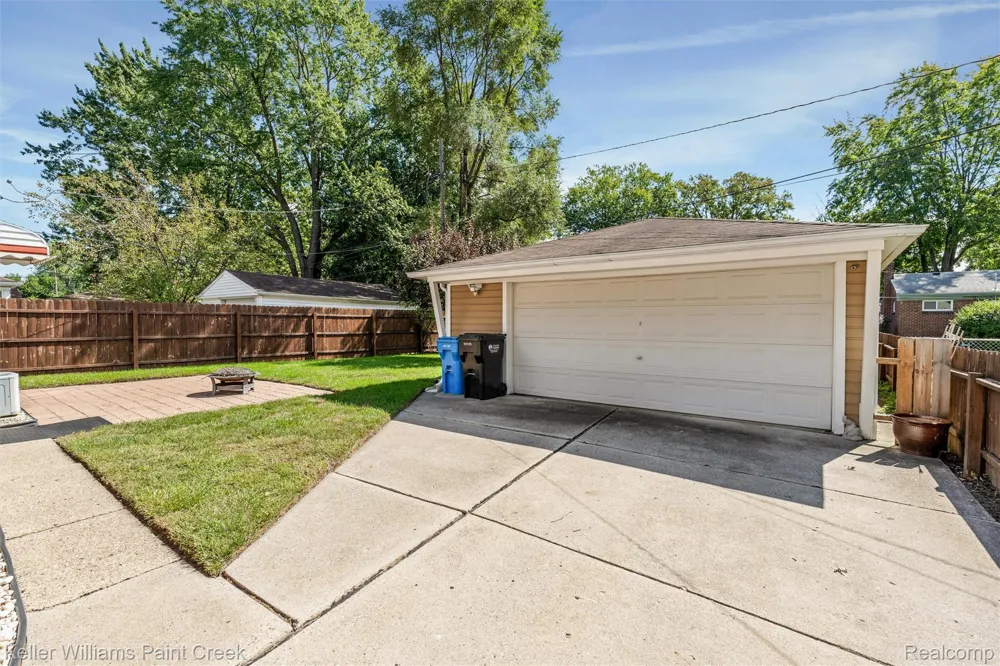 341 W Farnum Avenue Madison Heights City, MI 48071