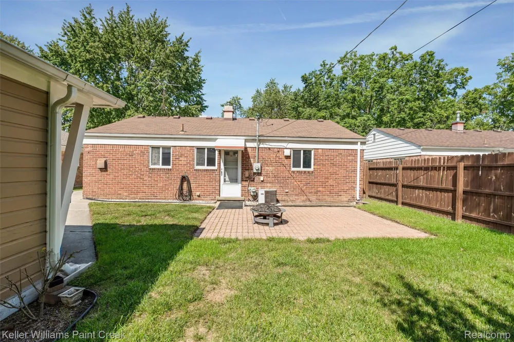 341 W Farnum Avenue Madison Heights City, MI 48071