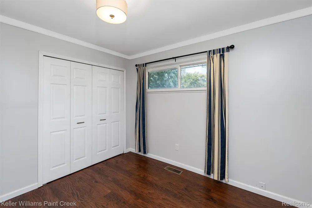 341 W Farnum Avenue Madison Heights City, MI 48071