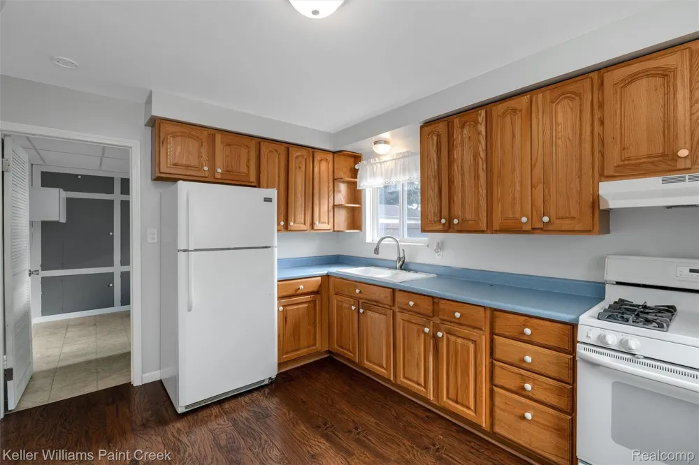 341 W Farnum Avenue Madison Heights City, MI 48071