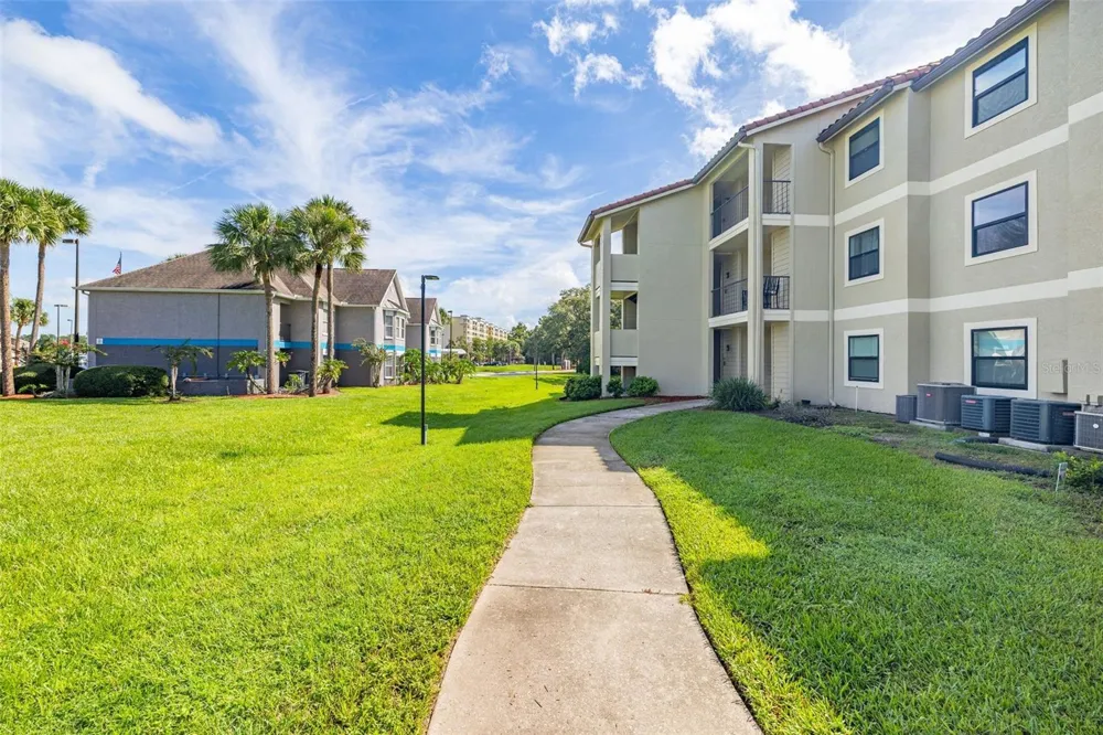 3038 PARKWAY BOULEVARD #306 Kissimmee, FL 34747