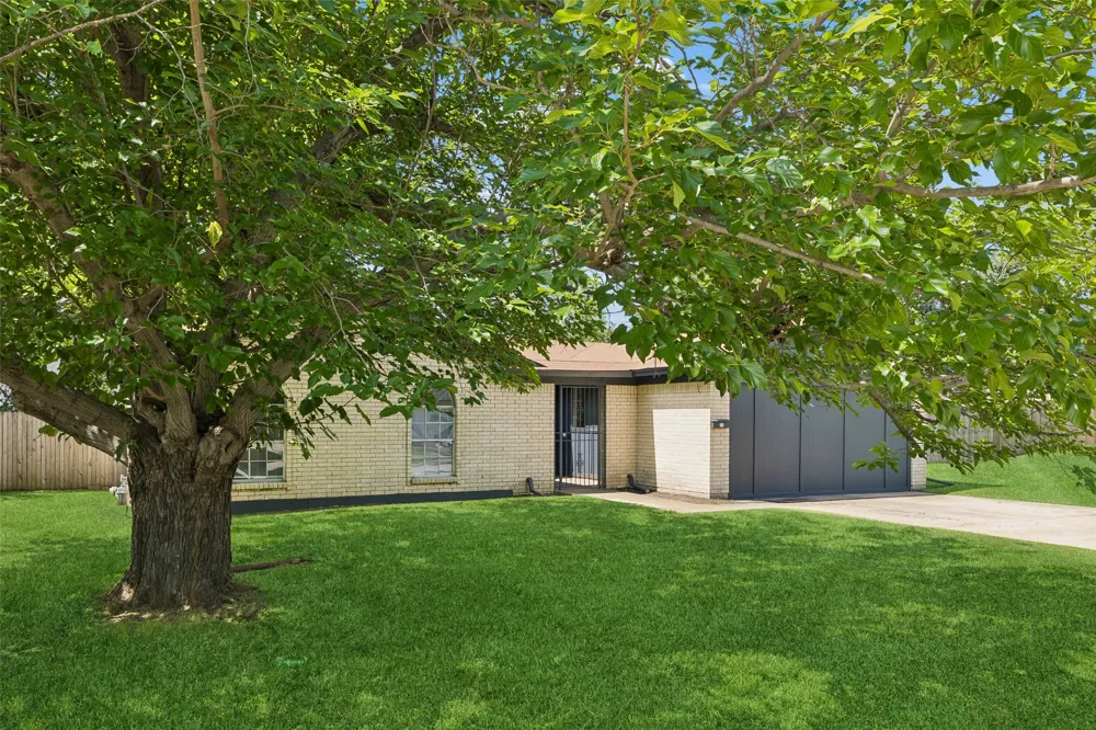 7440 Beckwood Drive Fort Worth, TX 76112