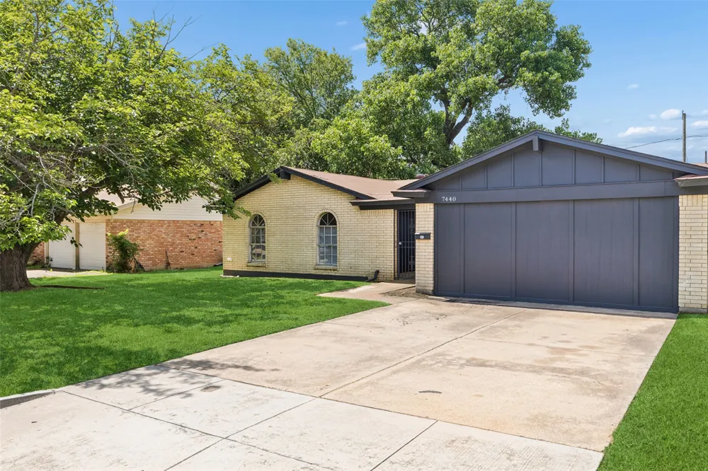 7440 Beckwood Drive Fort Worth, TX 76112