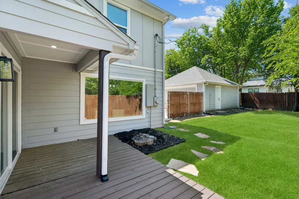 2728 Livingston Avenue Fort Worth, TX 76110