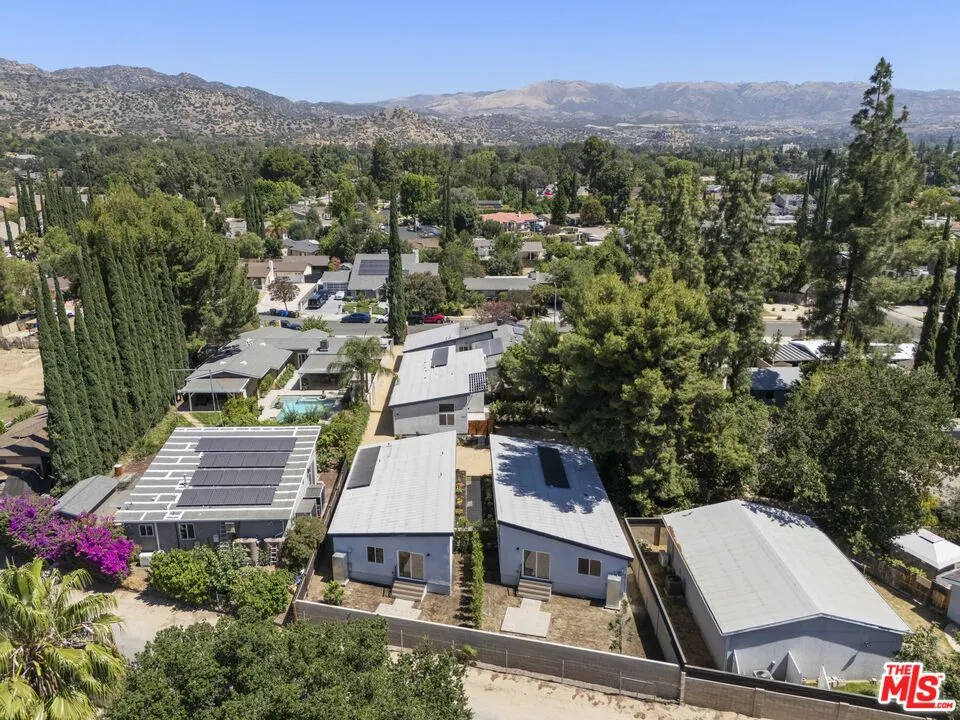 22320 Itasca Street Chatsworth, CA 91311