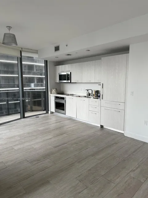 55 SW 9th St #2401