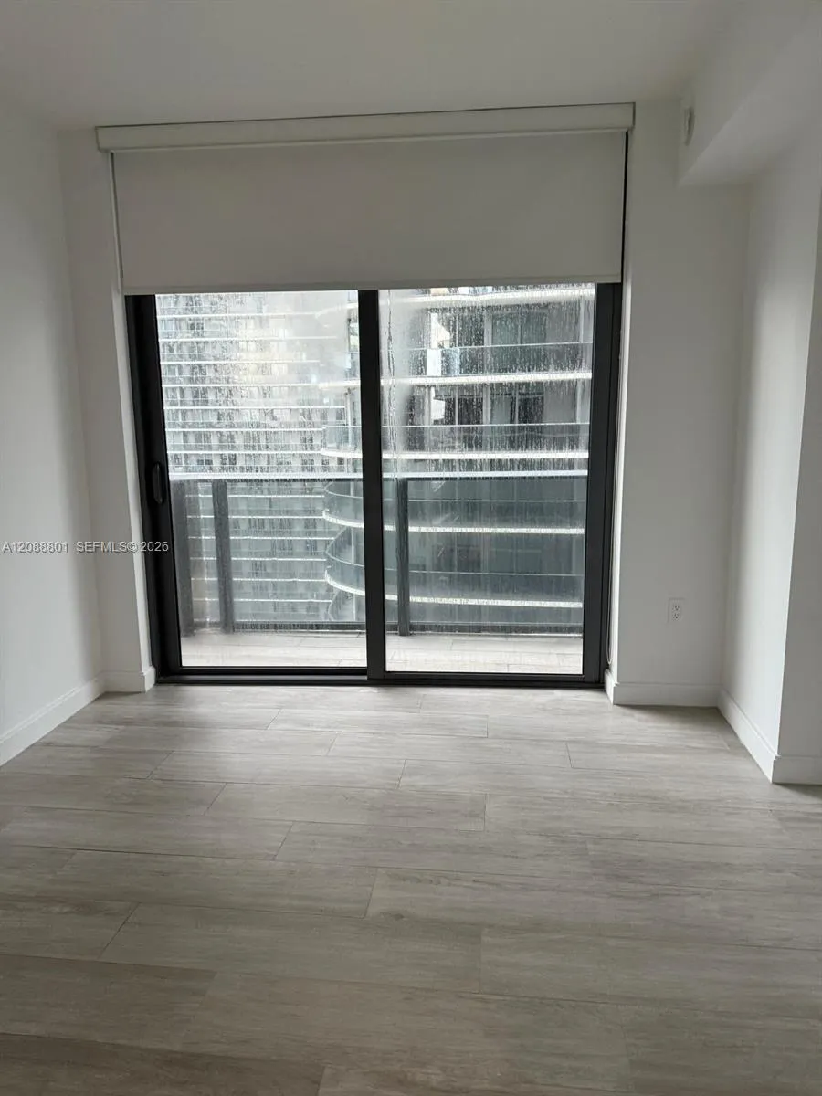 55 SW 9th St #2401 Miami, FL 33130