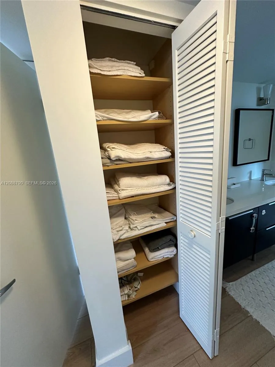 55 Ocean Lane Dr #2028 Key Biscayne, FL 33149