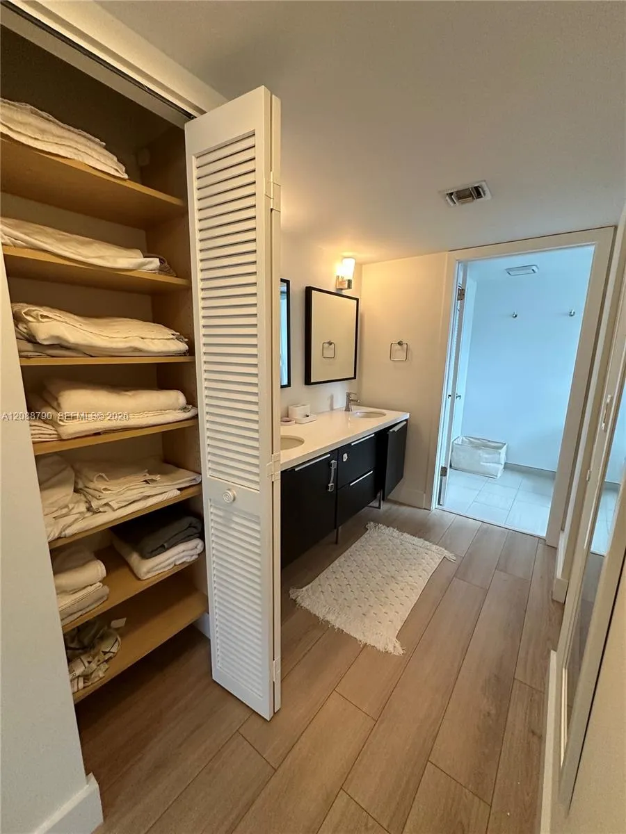 55 Ocean Lane Dr #2028 Key Biscayne, FL 33149