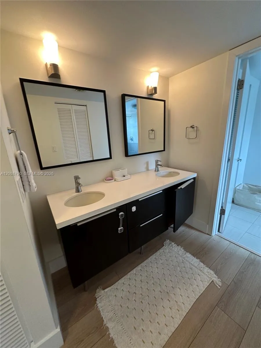 55 Ocean Lane Dr #2028 Key Biscayne, FL 33149