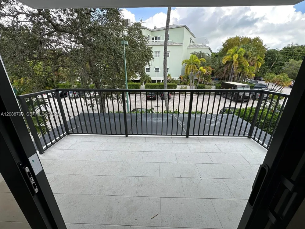 55 Ocean Lane Dr #2028 Key Biscayne, FL 33149