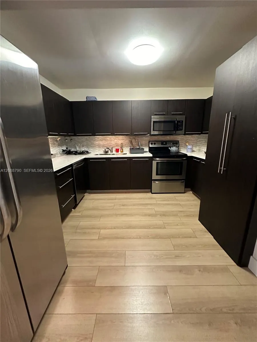 55 Ocean Lane Dr #2028 Key Biscayne, FL 33149