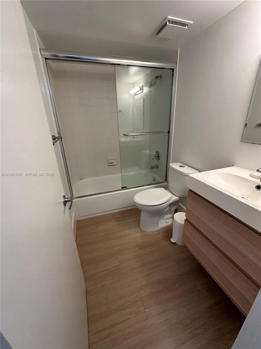55 Ocean Lane Dr #2028 Key Biscayne, FL 33149